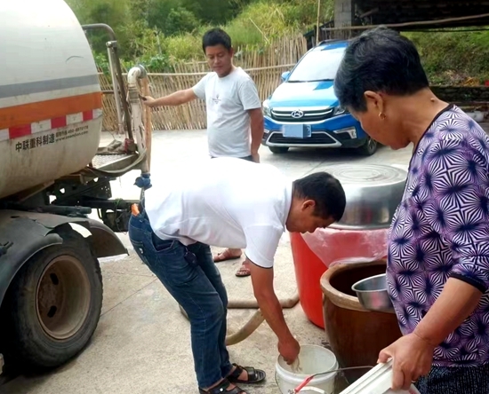 张家界市武陵源区：送水上门润民心