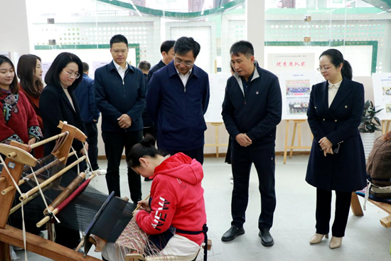 李永軍在張家界市武陵源區(qū)調研基層就業(yè)服務工作