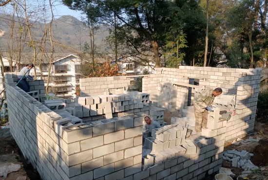 軍地坪街道：立查快處 打擊違建絕不手軟