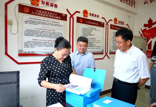 張家界市人大常委會(huì)到武陵源區(qū)督導(dǎo)“三會(huì)三文”精神貫徹落實(shí)情況