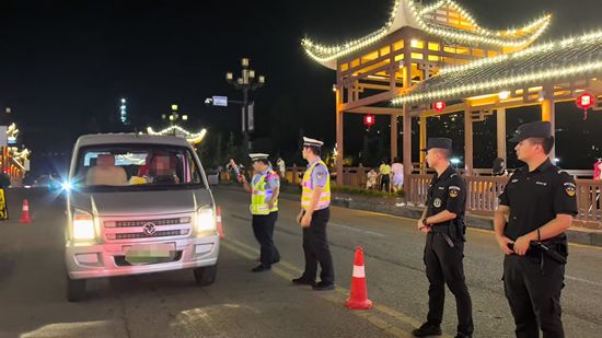 武陵源區(qū)多警種聯(lián)合開展夏季治安集中清查行動(dòng)