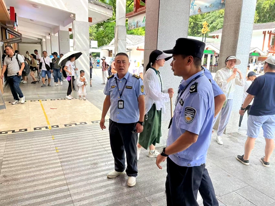 武陵源區(qū)深化“鐵腕治旅”行動(dòng) 多部門聯(lián)合執(zhí)法規(guī)范旅游市場