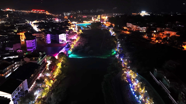 张家界武陵源：索溪河畔焕新颜，“Night Walk”受游客居民青睐