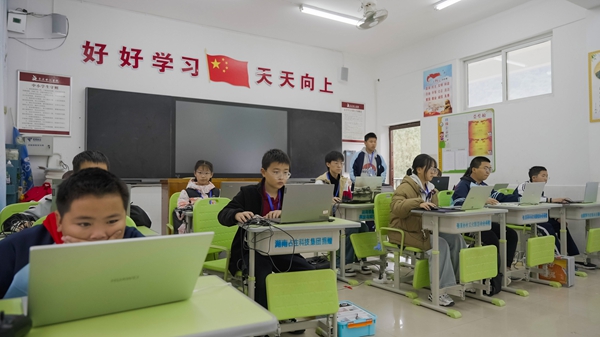 2025年张家界市首届青少年太空机器人竞赛圆满落幕 全市30名学子斩获一等奖