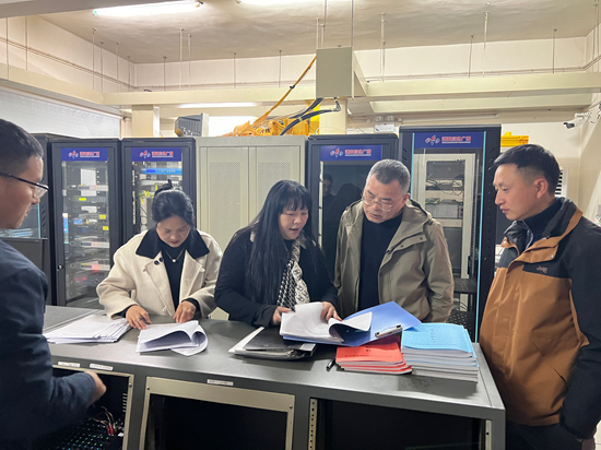 武陵源区文化旅游和商务局开展应急广播安全播出专项检查