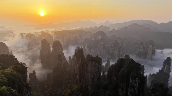 《虹猫蓝兔七侠传》4K修复版热播 引爆张家界“武侠圣地”巡游热