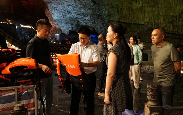 代劲带队督导检查旅游接待和安全生产工作