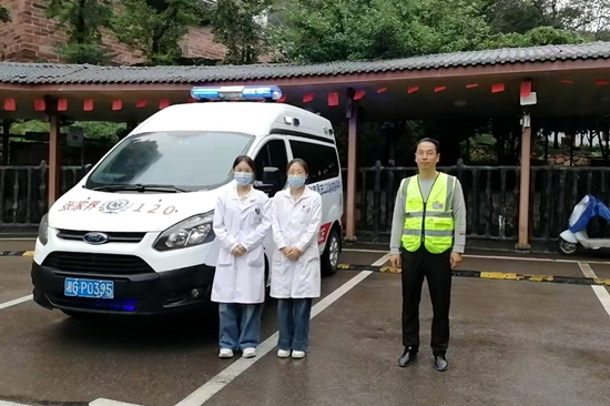 假期暖心护航！张家界“旅游医生”坚守一线 温情守护游客健康畅游